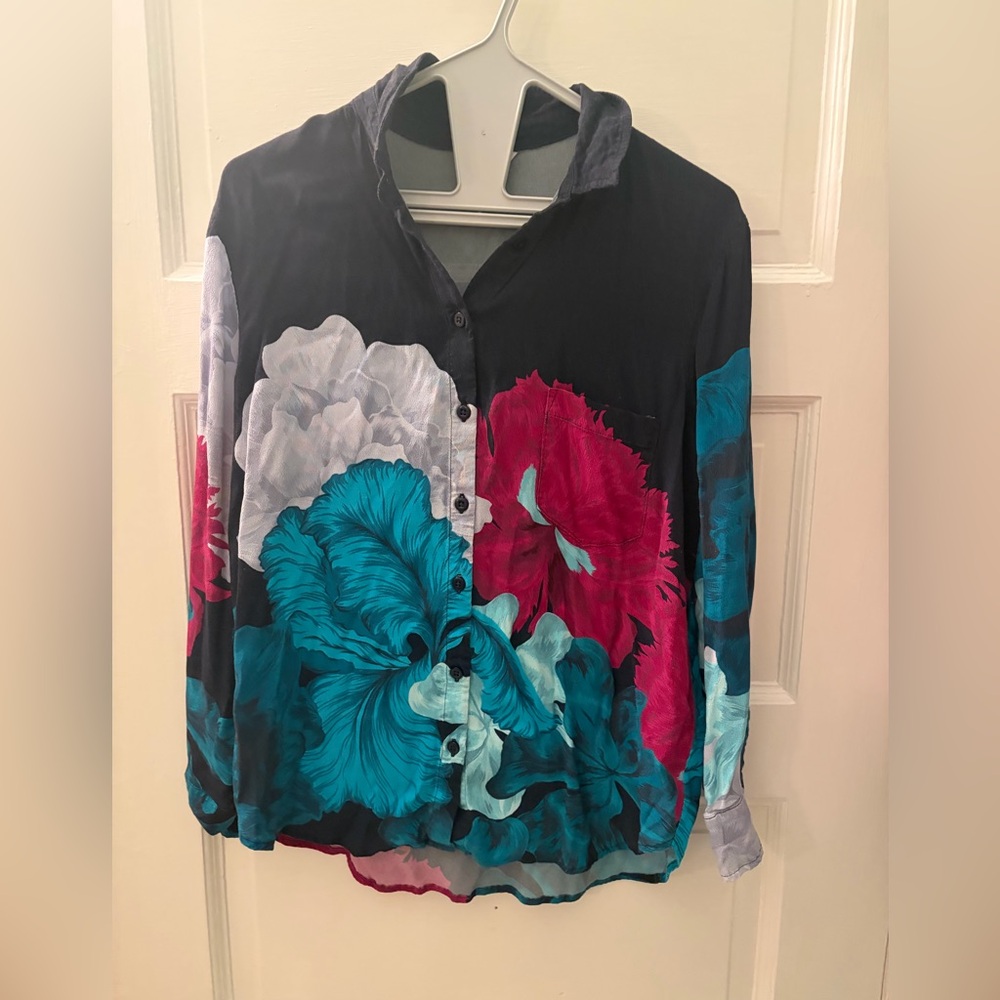 The Kit Zoe Shirt in Ocean Iris Size Small